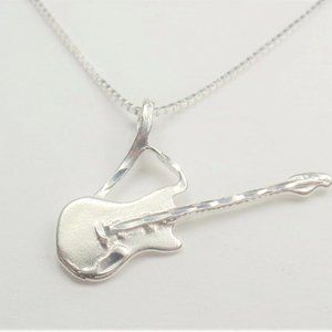 .925 SS ELECTRIC GUITAR MUSICAL INSTRUMNT NECKLACE
